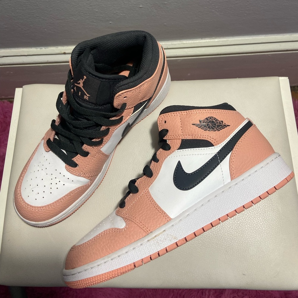 Air Jordan 1 Mid GS 'Pink Quartz'